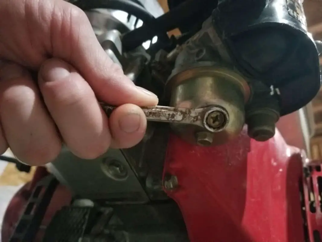 6 Reasons A Generator Carburetor is Leaking Gas & How to Fix Home