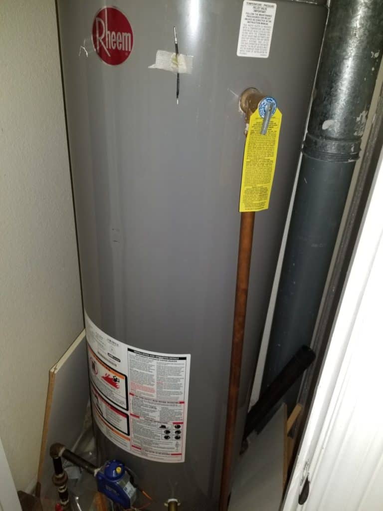 hot water heater during power outage
