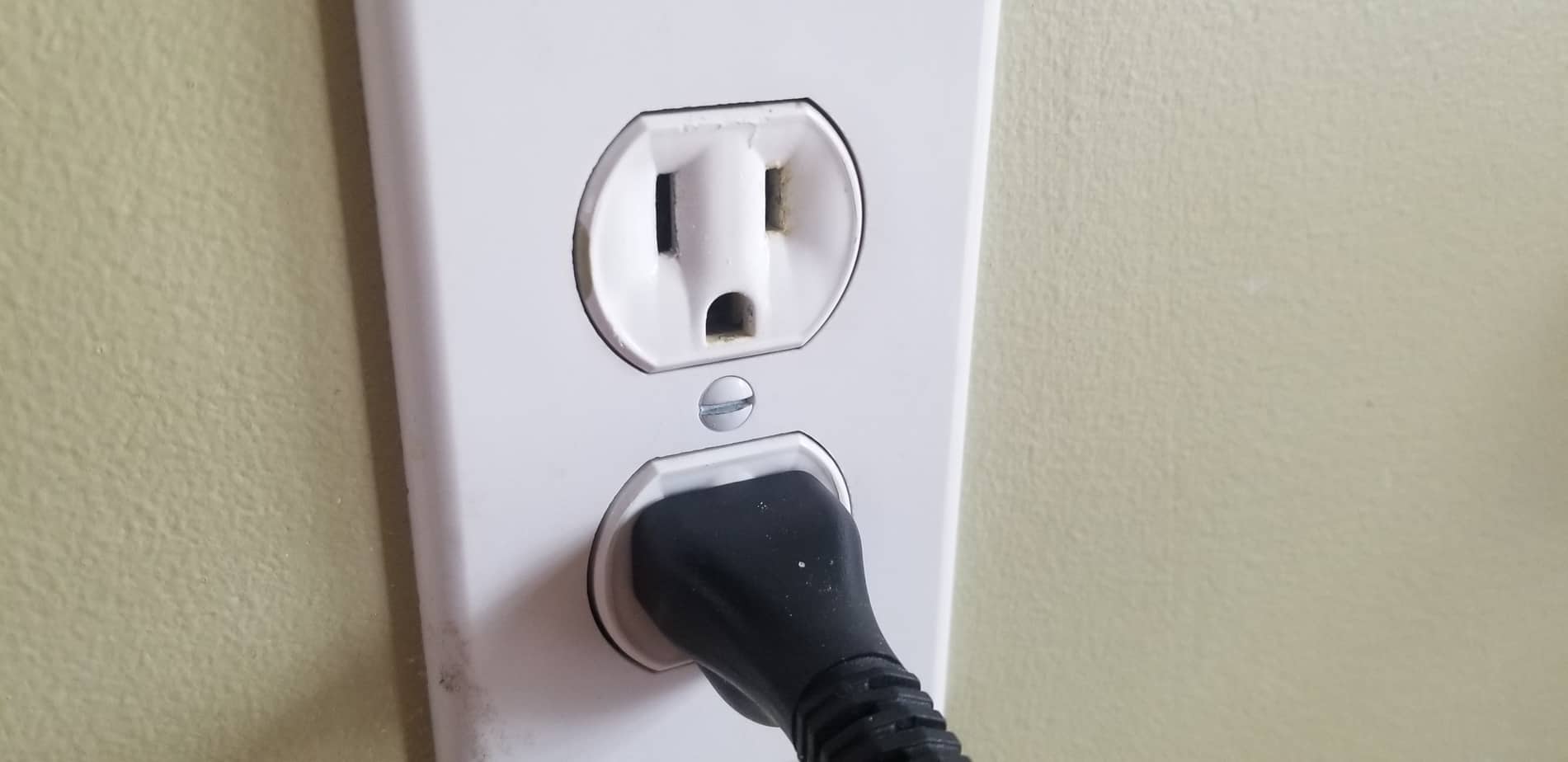 Do Electric Cars Plug Into Regular Household Outlets? Home Battery Bank